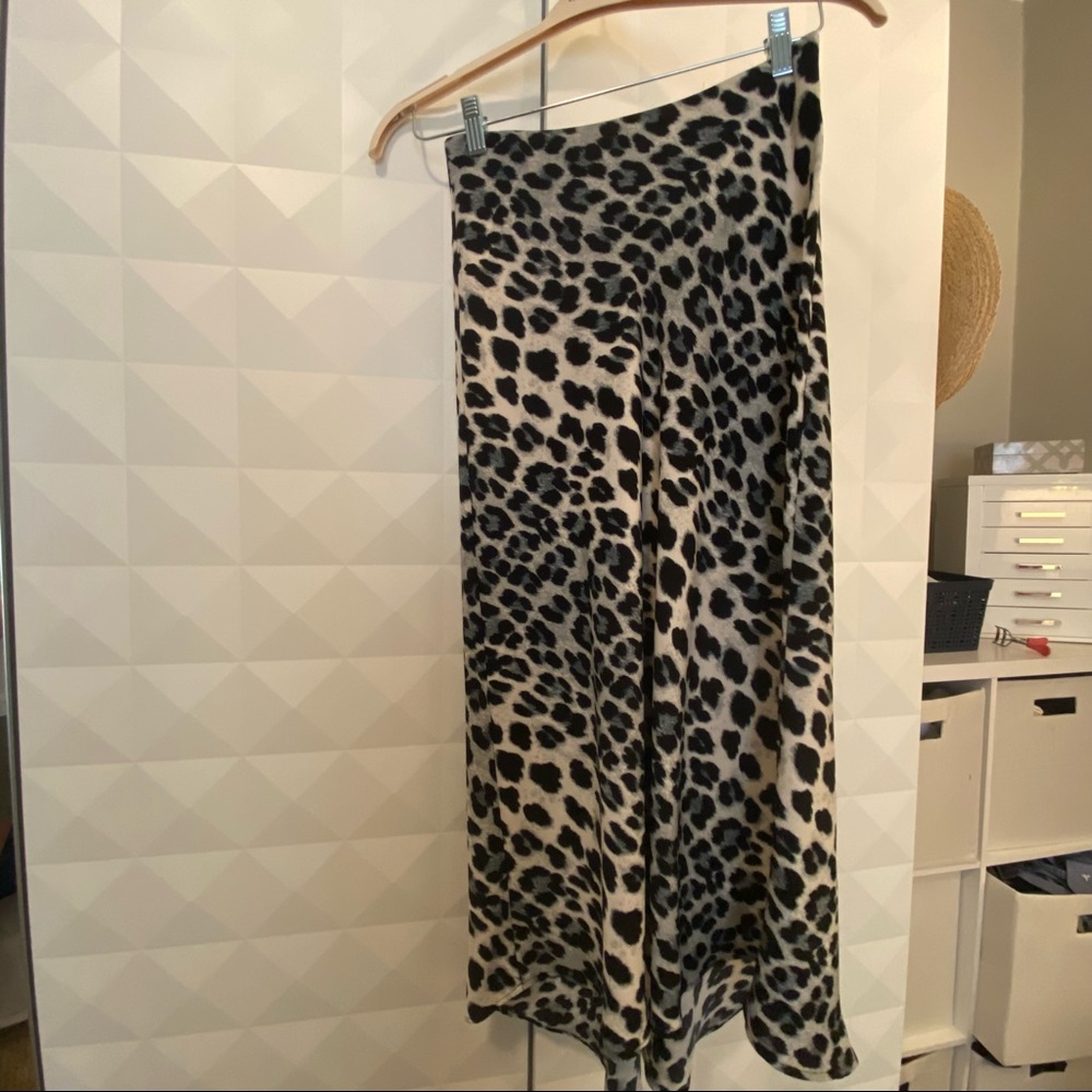 Leopard print Zara midi skirt